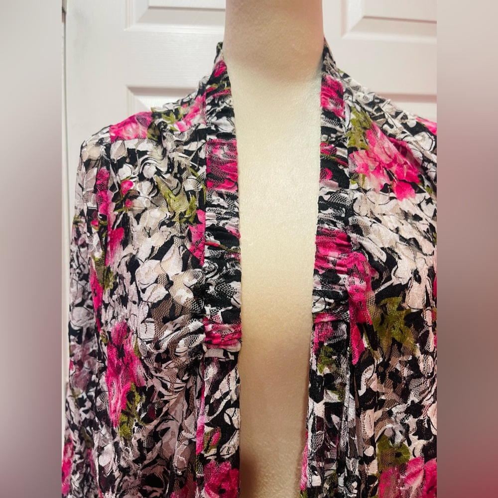 Jessica Howard Pink and Black Floral Kimono - Picture 6 of 11